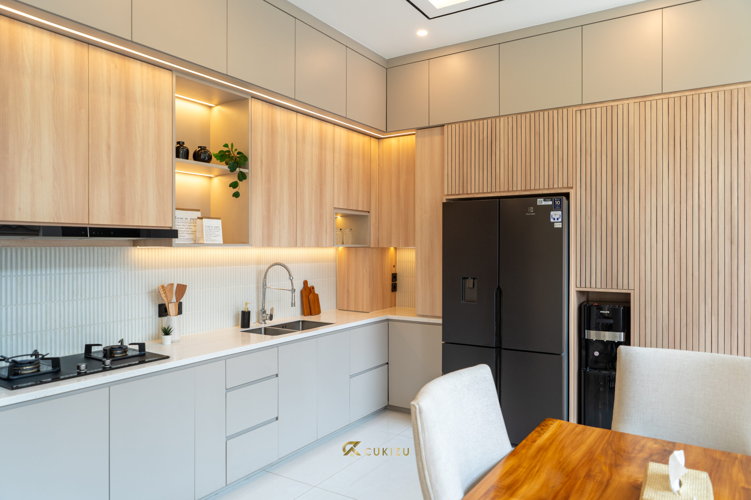 Perbedaan Finishing HPL dan Melaminto pada Custom Furniture